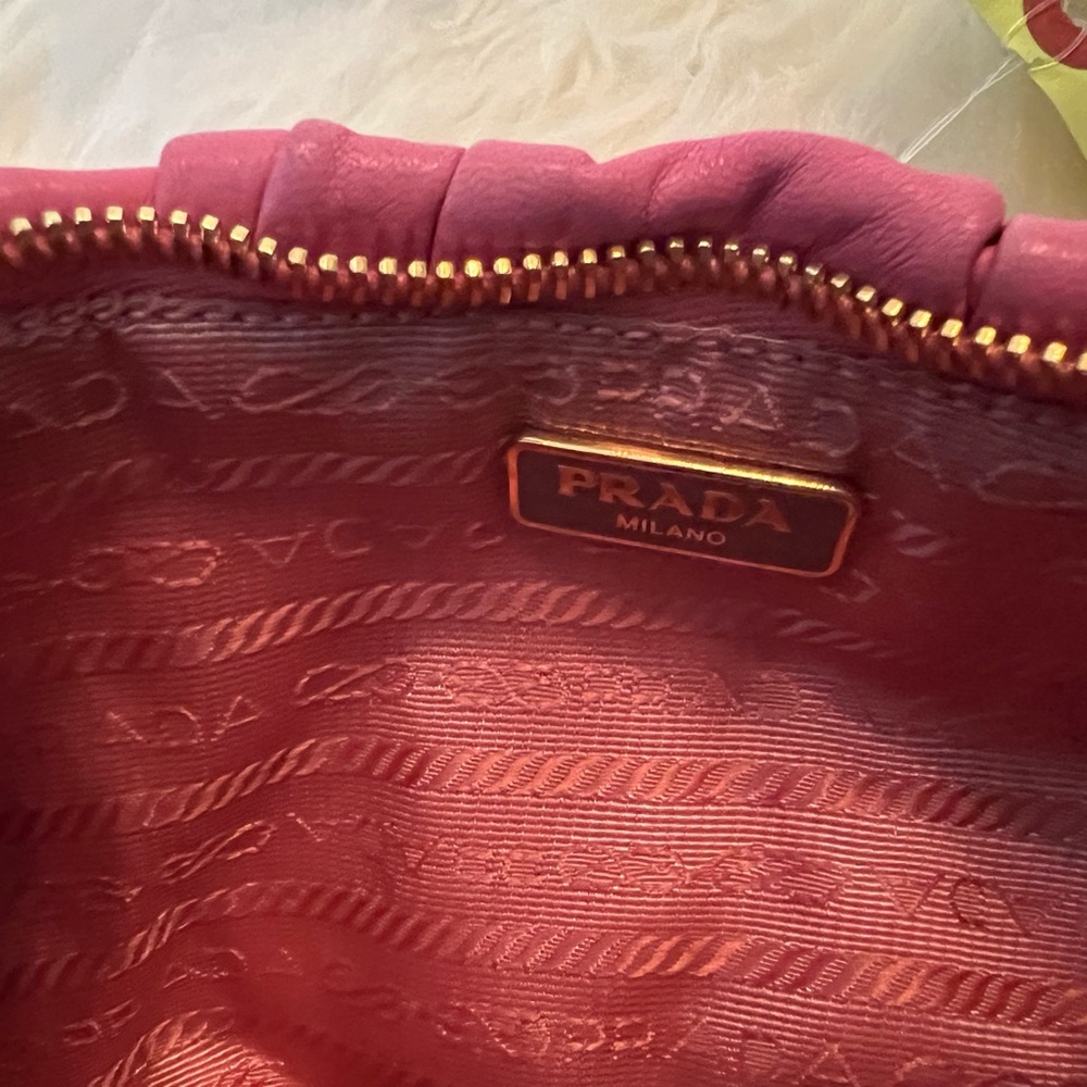 Prada clutch bag pink leather authentic 225-0964 in great condition. Super Cute - Picture 9 of 10